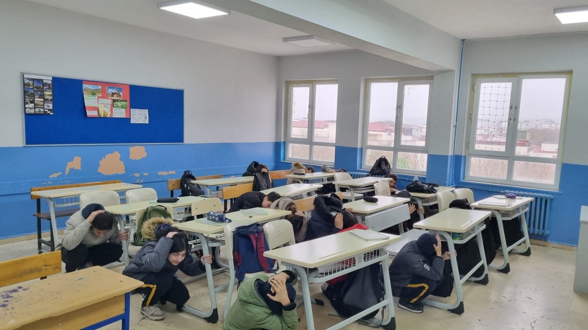 OKULUMUZDA DEPREM TATBİKATI GERÇEKLEŞTİRİLDİ